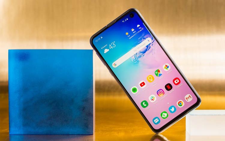 Smartphone Samsung Dengan Performa Terbaik 2019 - Galaxy S10e