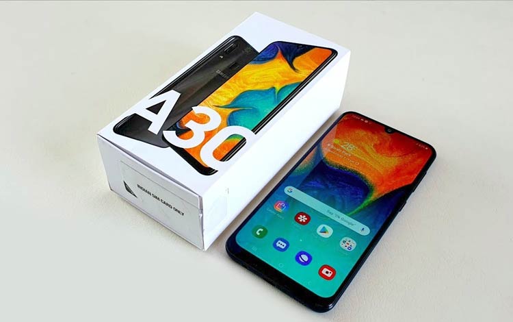 Smartphone Samsung Murah Terbaik 2019 - Galaxy A30